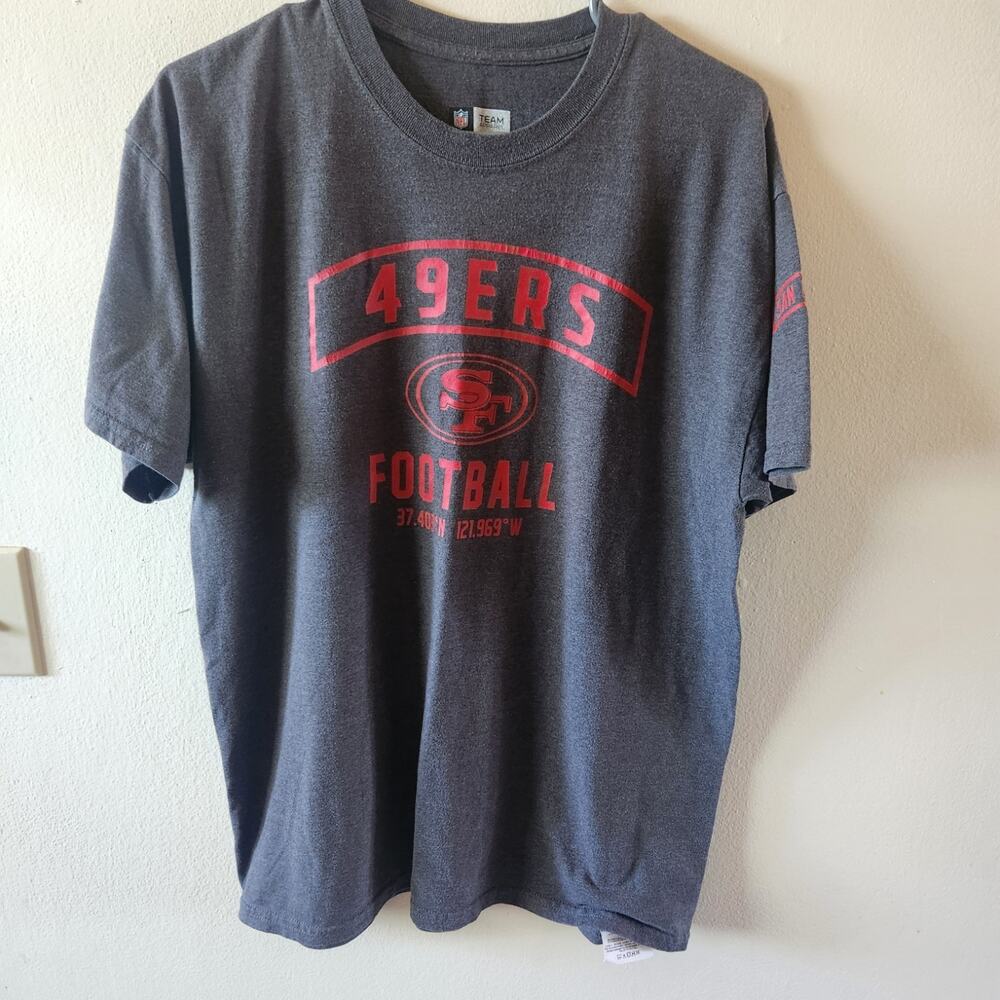 NFL San Fransisco 49ers T shirt in large